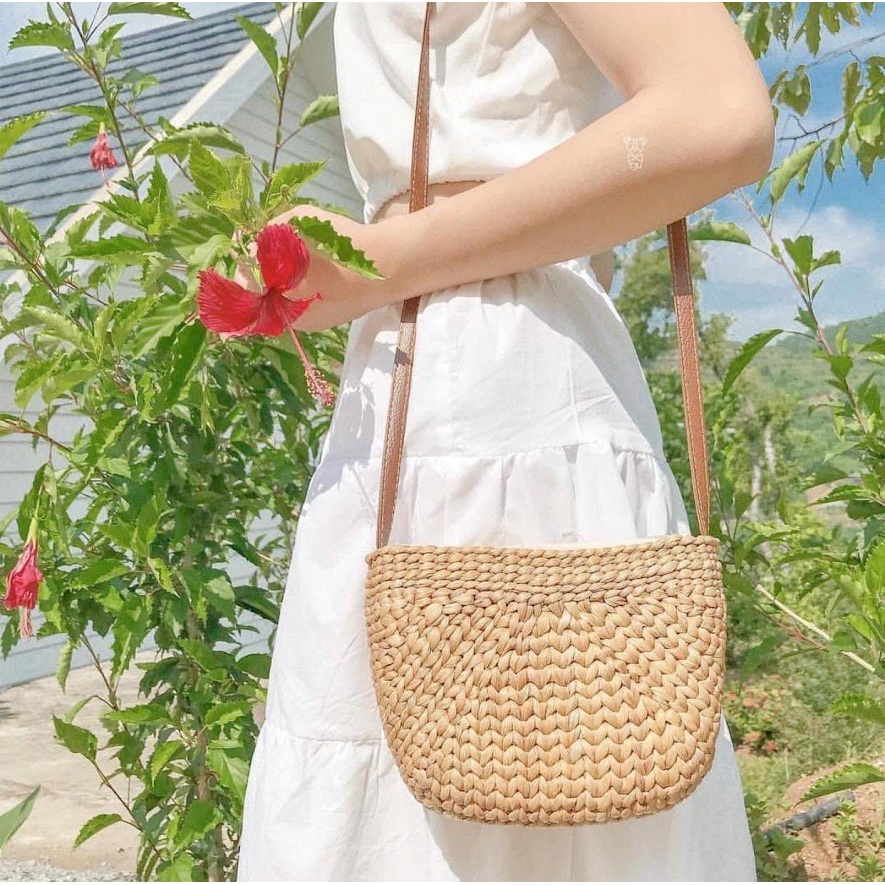 Túi lục bình đeo chéo quay da