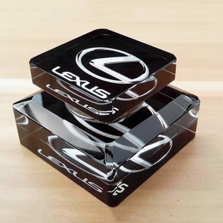 Nước hoa với các logo của các hãng xe Lexus