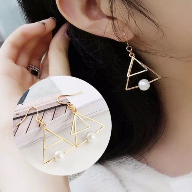 Bông tai cặp tam giác lồng hạt trắng A2137