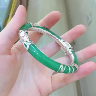 Vòng ngọc bọc bạc