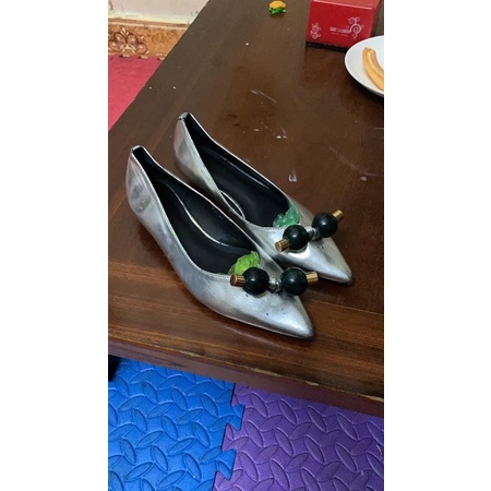 Giày si mũi nhọn