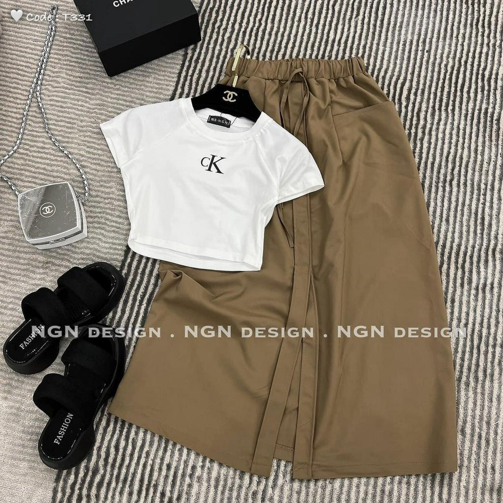 set qc áo thun in chữ dáng croptop kèm chân váy nâu kaki rộng dáng dài