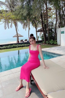 Đầm body trơn 2 dây cột nơ