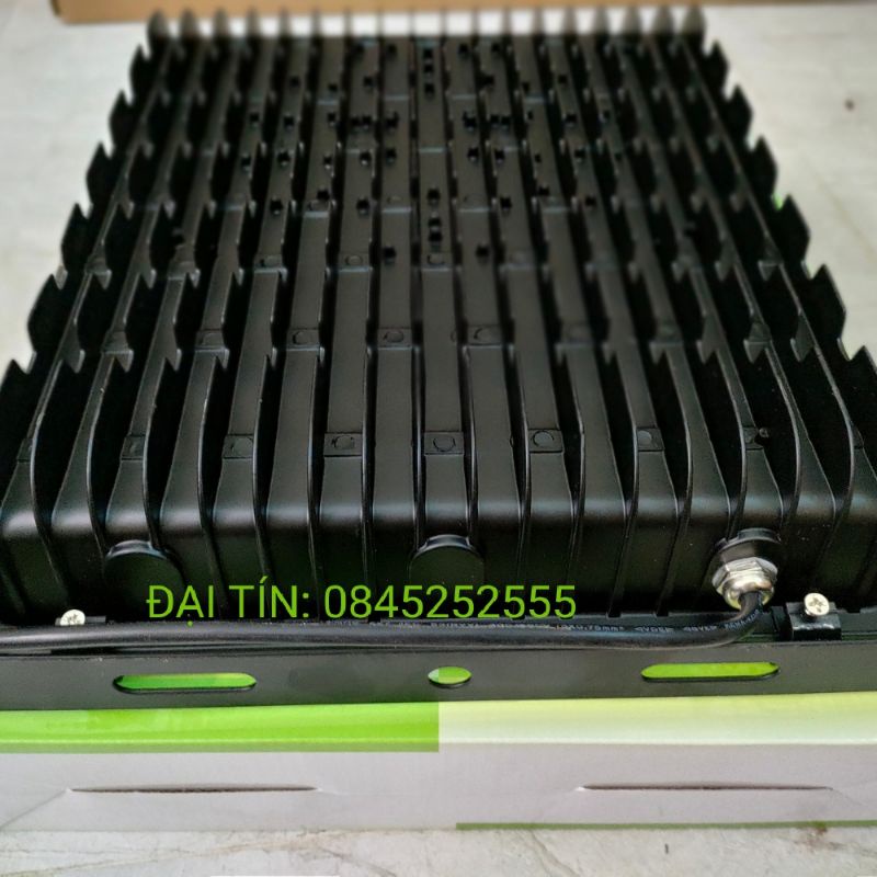 Đèn pha led ip66 50w-100w-200w cob chuyên công trình ngoài trời chiếu sáng  bảng hiệu , sân bóng trang trí nhà cửa ...vv