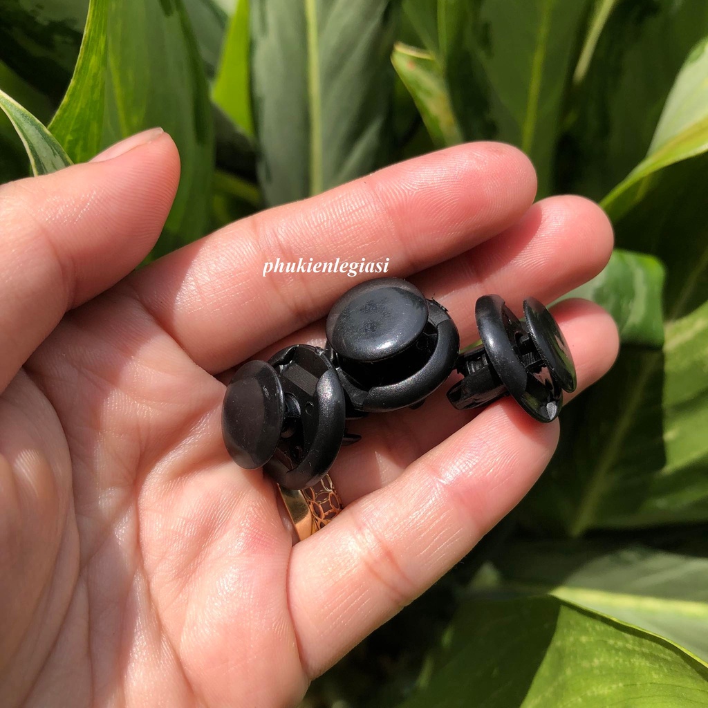 Nút Nhấn Nhựa 2 khía 8mm Màu Đen Thay Thế Cho Cản Trước Xe Hơi hàng OEM Mitsubishi grandis