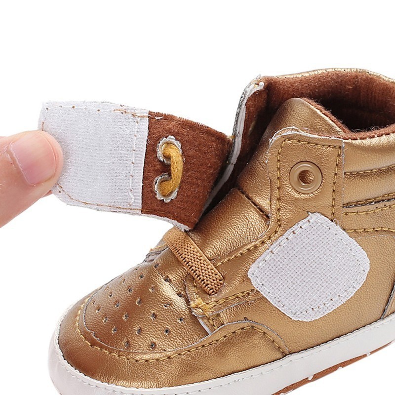 Đôi giày thể thao cổ cao chất liệu da PU năng động cho bé