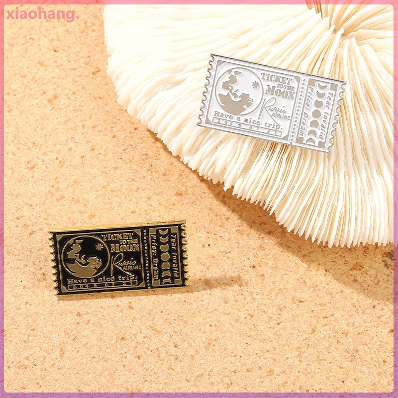 Ghim cài áo hình vé màu trắng đen thời trang cho nữ