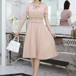 Đầm xếp ly