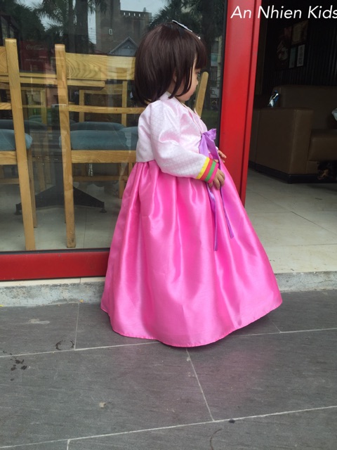 Hanbok bé gái