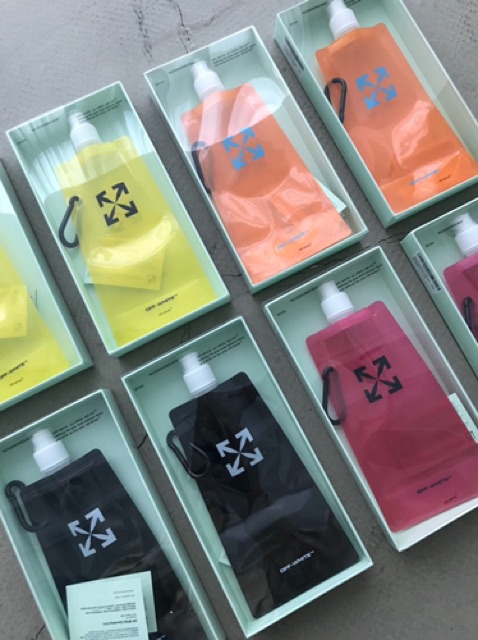 Bình đựng nước Off White arrow print water bottle ss20