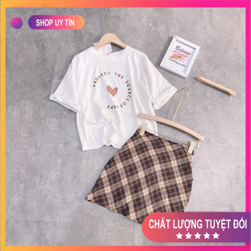 Set Đồ Nữ💧Combo Váy Áo💧 Bộ áo phông chữ trái tim mix chân váy A kẻ nâu siêu xinh SET03