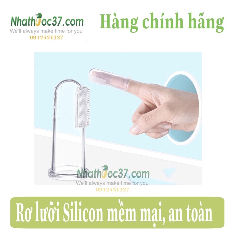 Rơ lưỡi silicon mềm mại, chất liệu silicon an toàn, giúm làm sạch miệng và răng lợi cho em bé