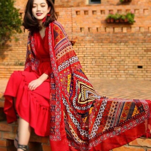 Khăn choàng boho thổ cẩm đi biển