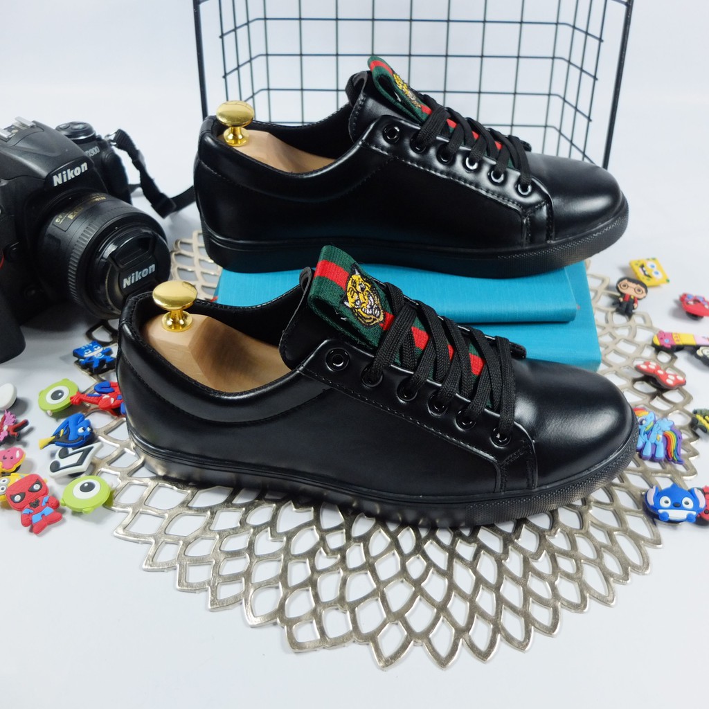 Giày thể thao nam thêu hổ xanh đỏ - Giày nam chất da mềm có 2 màu đen và trắng