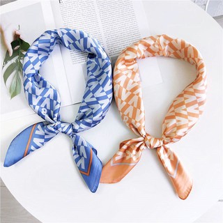 Khăn lụa vuông họa tiết trắng phối viền kích thước 70x70cm - Mã 7016