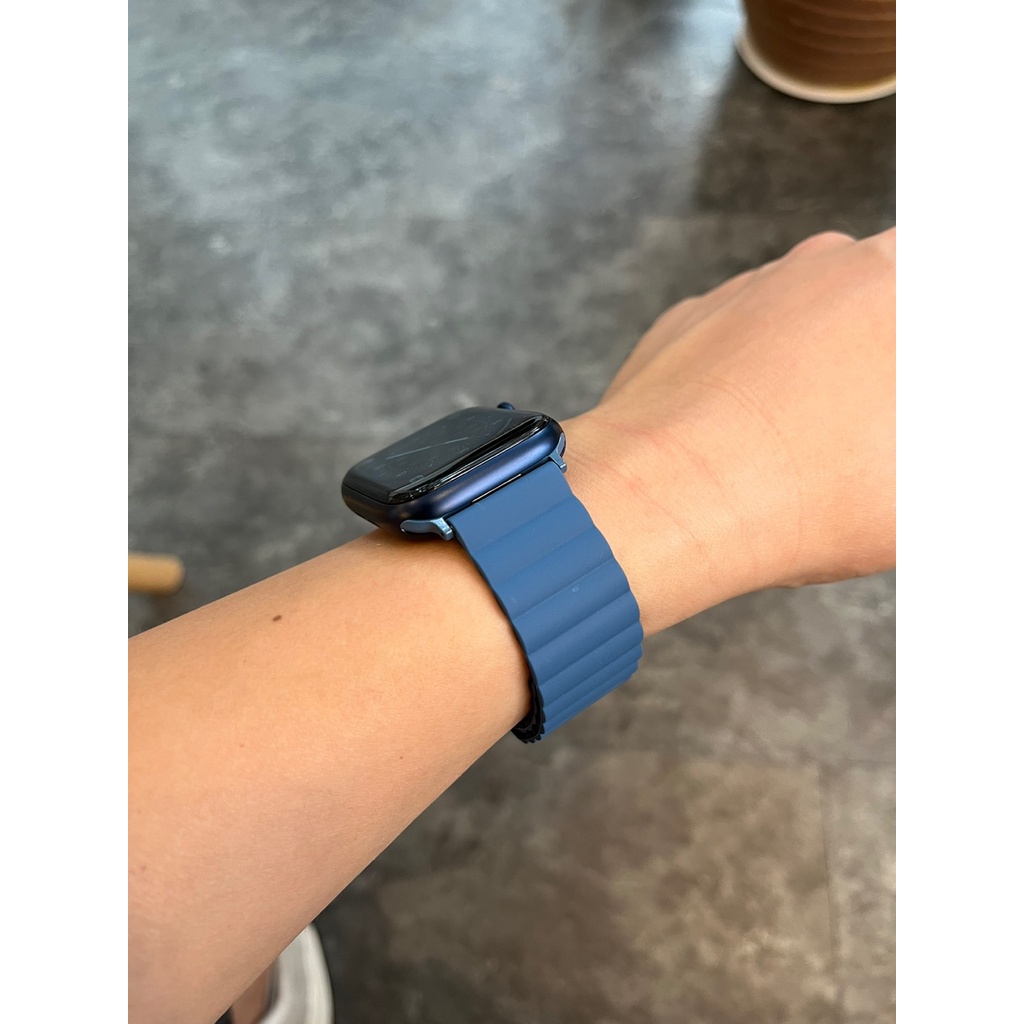 Dây đeo UNIQ Revix Reversible Magnetic Silicone Cho AW Series 1-7/SE Kết hợp 2 màu - Hàng chính hãng