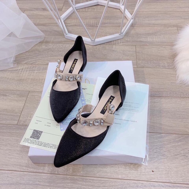 Giày bệt quai đá zara