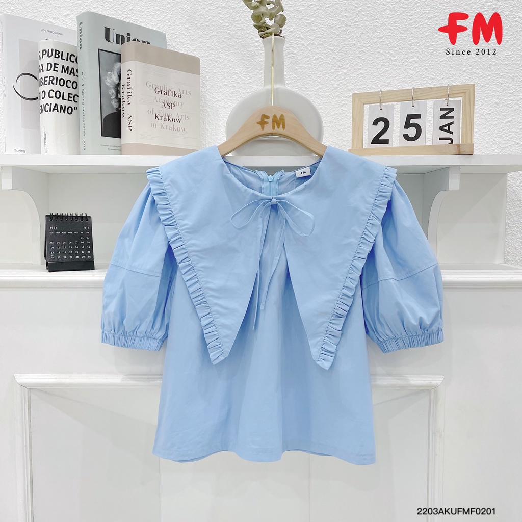 Áo cổ bèo FM Style áo kiểu nữ tay ngắn họa tiết hoa nhí phối màu dễ thương chất liệu cao cấp 220302410