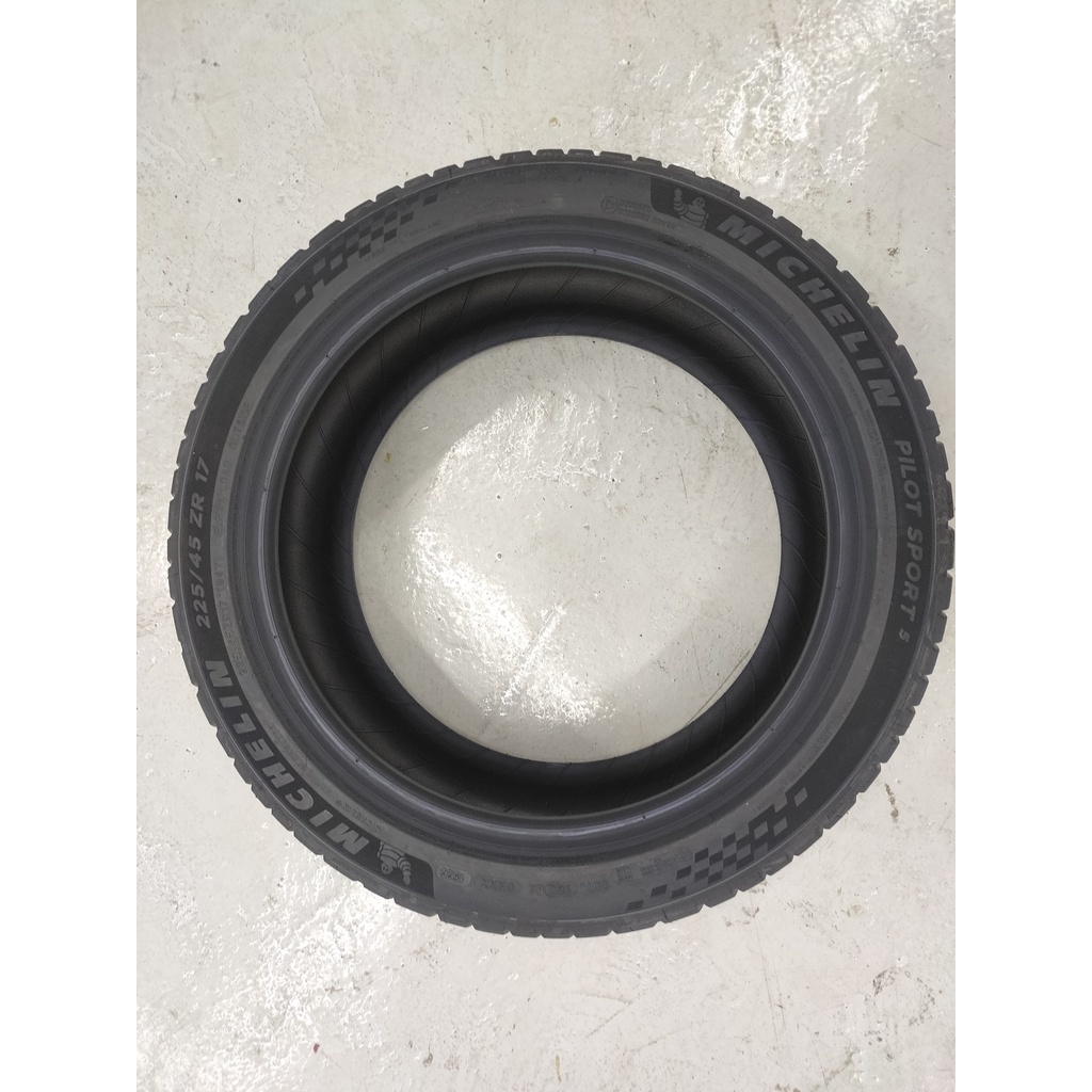 Lốp Michelin 225/45R17 Pilot Sport 5
