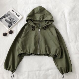 ÁO KHOÁC DÙ NỮ CÁNH DƠI KIỂU DÁNG CROPTOP