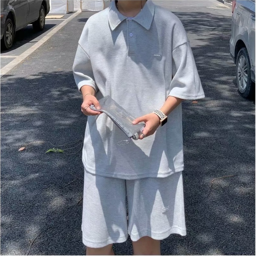 Xu hướng phiên bản Hàn Quốc áo phông nam phù hợp với cổ áo rộng rãi gấp lại cổ áo nam quần short ngắn tay nam áo sơ mi nam polo đồng màu bộ đồ thể thao