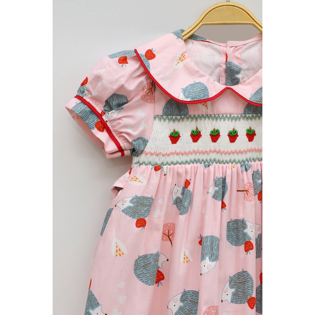 ĐẦM SMOCK TÁO VÀ NHÍM XÁM