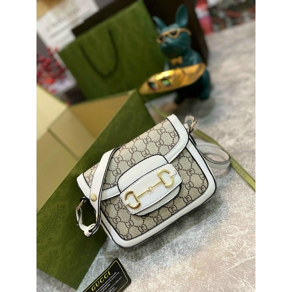 Túi GC hà hồ viền nâu và viền trắng size 20cm