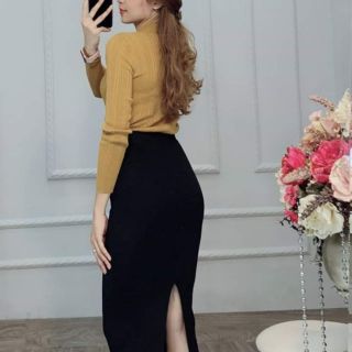 Chân váy xẻ sau