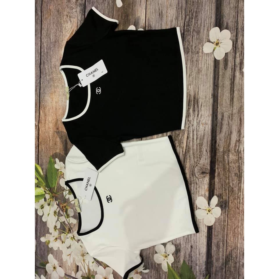 Áo Croptop Trắng Và Đen Cổ Tròn Đơn Giản Chất Liệu Mềm Mịn