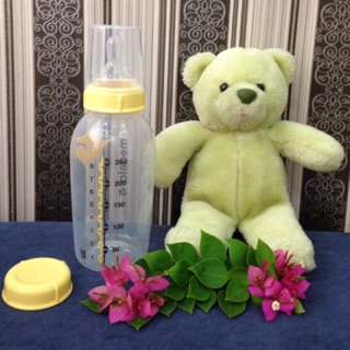 Bình sữa Medela 250ml cổ thường