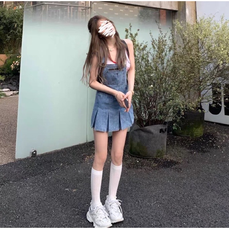 Váy yếm bò chân váy dáng tennis hot trend siêu xinh và trẻ trung