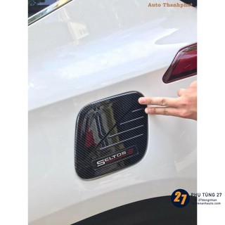 Ốp nắp bình xăng xe kia seltos 2020 2021 mẫu carbon