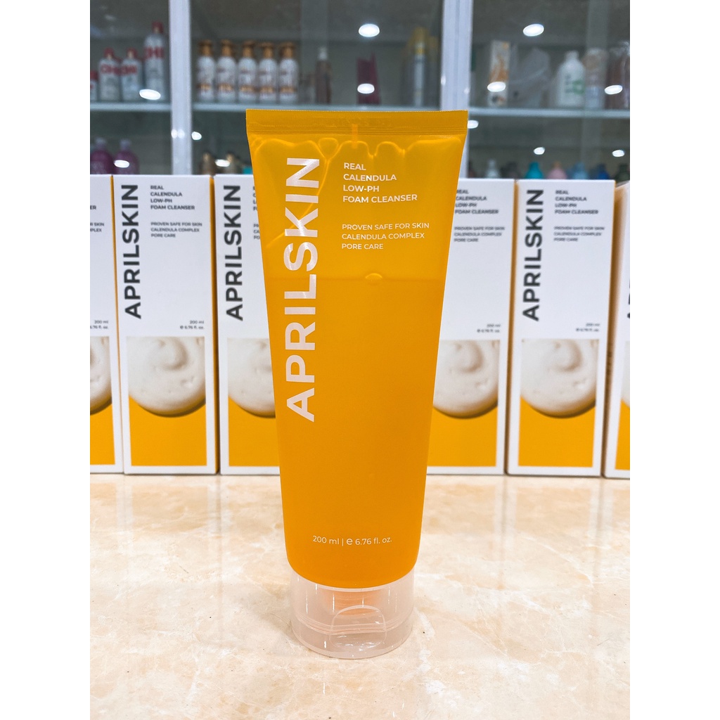Sữa Rửa Mặt Dịu Nhẹ Chiết Xuất Hoa Cúc Aprilskin Real Calendula Low-pH Foam Cleanser Hàn Quốc 200ml