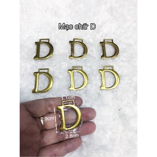 Mạc trang trí túi xách chữ D