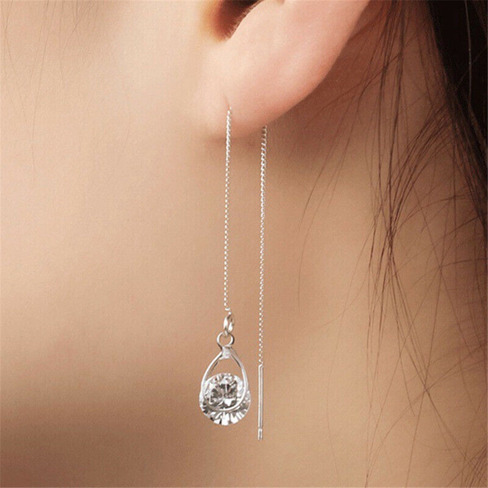 Khuyên tai dáng dài đánh đá sapphire màu trắng thanh lịch