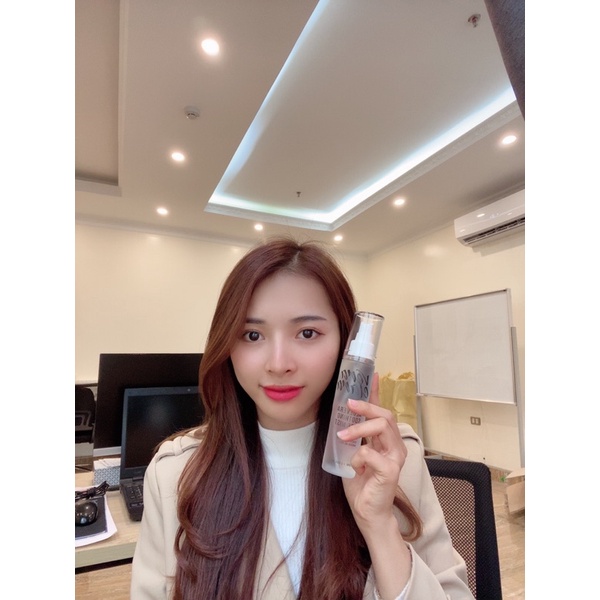Xịt khoáng cấp ẩm căng bóng Veraclara 100ml | BigBuy360 - bigbuy360.vn