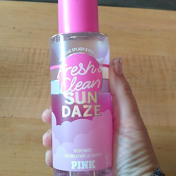 Xịt thơm toàn thân Victoria's Secret Fresh &amp; Clean Sun Daze 250ml +jɥȽÿ08+