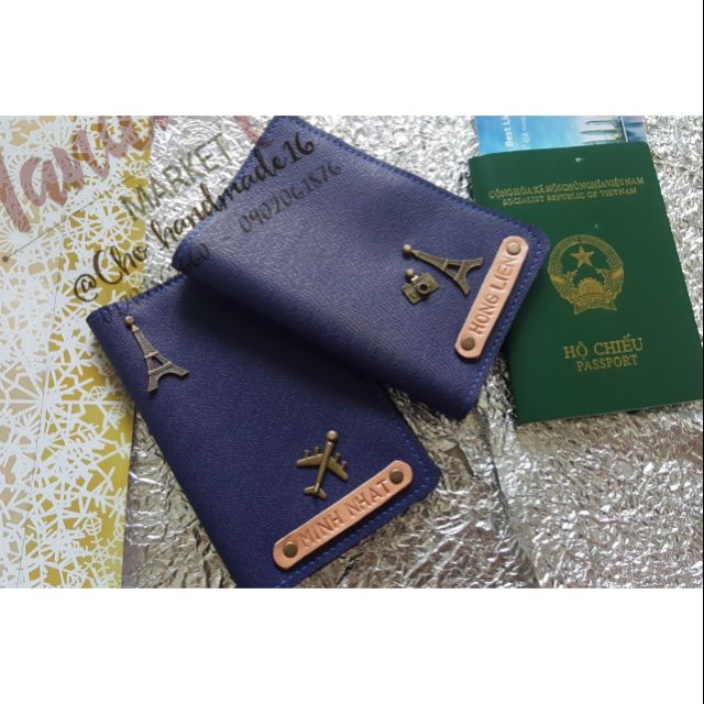 Passport cover khắc tên