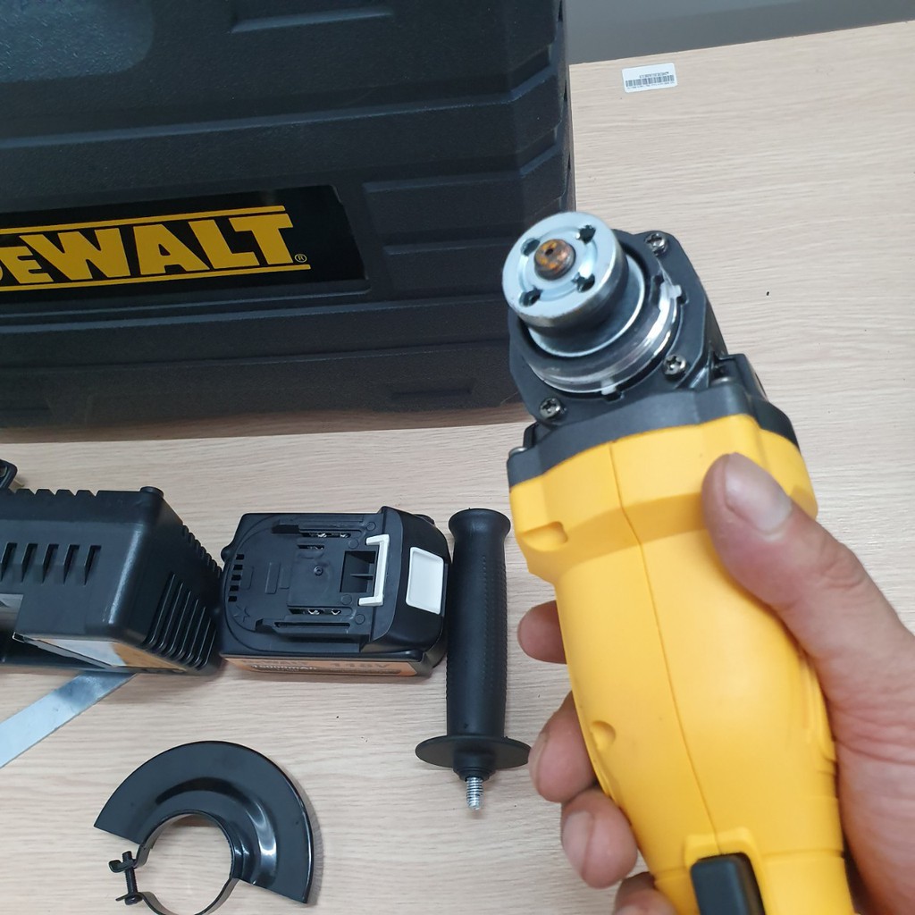 Máy cắt cầm tay DEWALT 118V, Máy mài góc, Máy cắt pin, 02 pin 10 cell, động cơ không chổi than