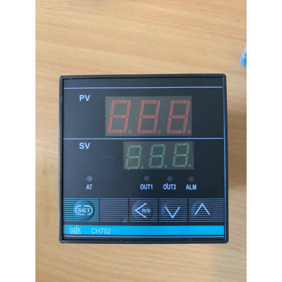 Bộ điều khiển nhiệt độ GDK CH702