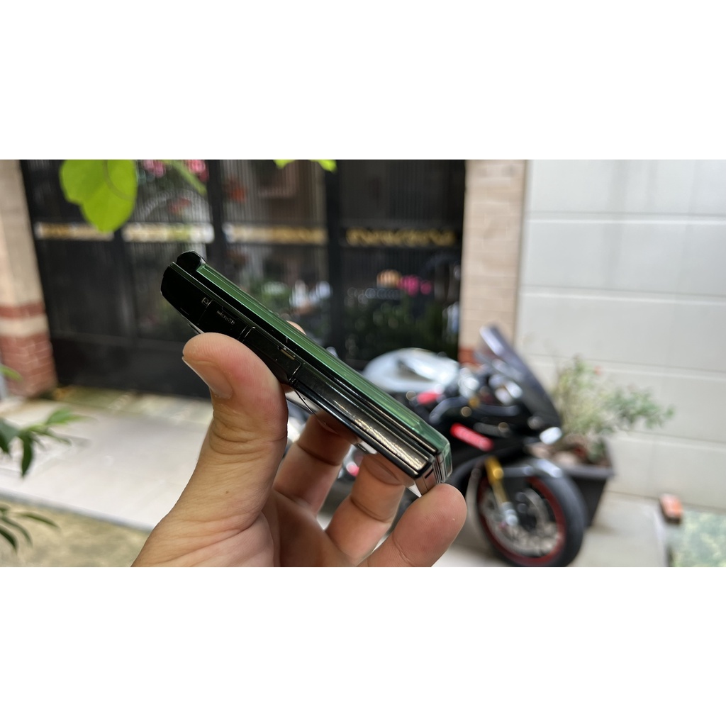 Điện thoại sharp sh-01b  chính hãng