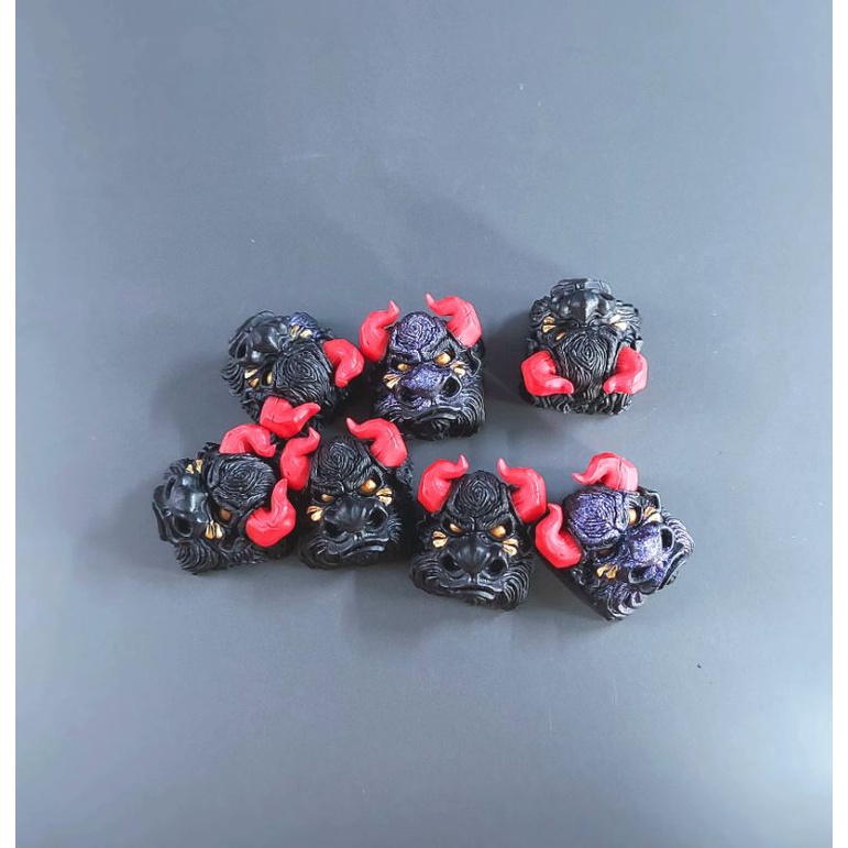 Keycap resin bò bull clone tone đỏ đen trang trí bàn phím cơ gaming