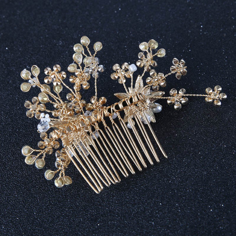 Lược cài tóc đính đá và ngọc trai sang trọng dành cho cô dâu