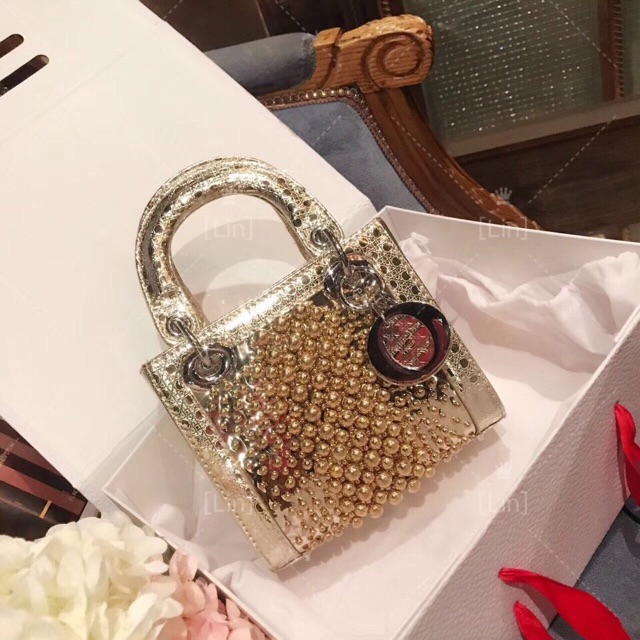 Túi xách đính hạt siêu đẹp