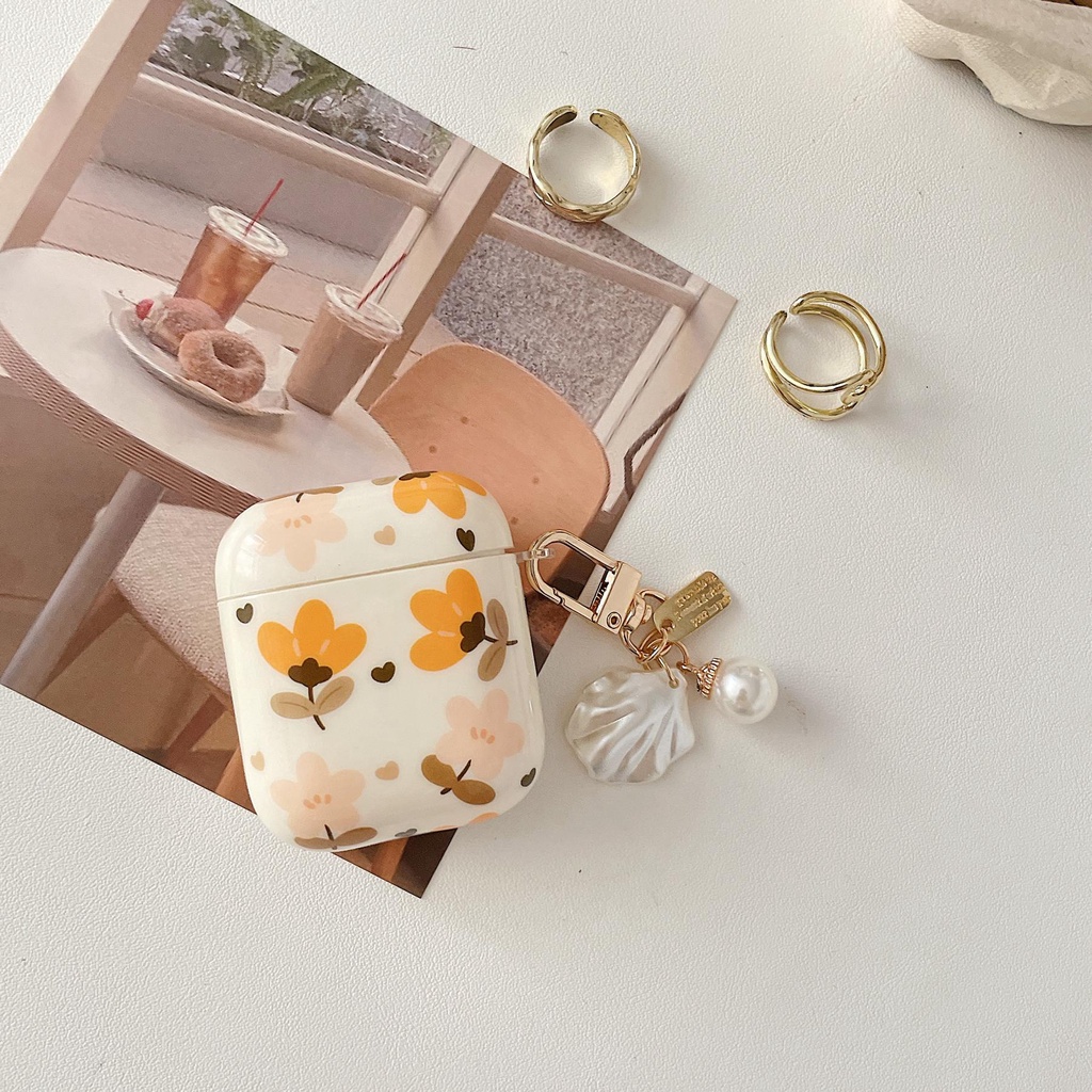 Vỏ Bảo Vệ Hộp Sạc Tai Nghe Bluetooth Không Dây AirPods Pro 1 / 2 3 2021 gen3 Bằng Silicon TPU Mềm Chống Rơi Hình Hoa Vàng Kèm Móc Treo