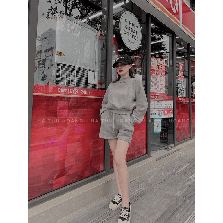 SÉT ĐÙI NỈ NĂNG ĐỘNG KIỂU DÁNG THỂ THAO CHẤT VẢI MỀM MẠI GIÚP CÁC NÀNG THOẢI MÃI TRONG MỌI HOẠT ĐỘNG VUI CHƠI UP