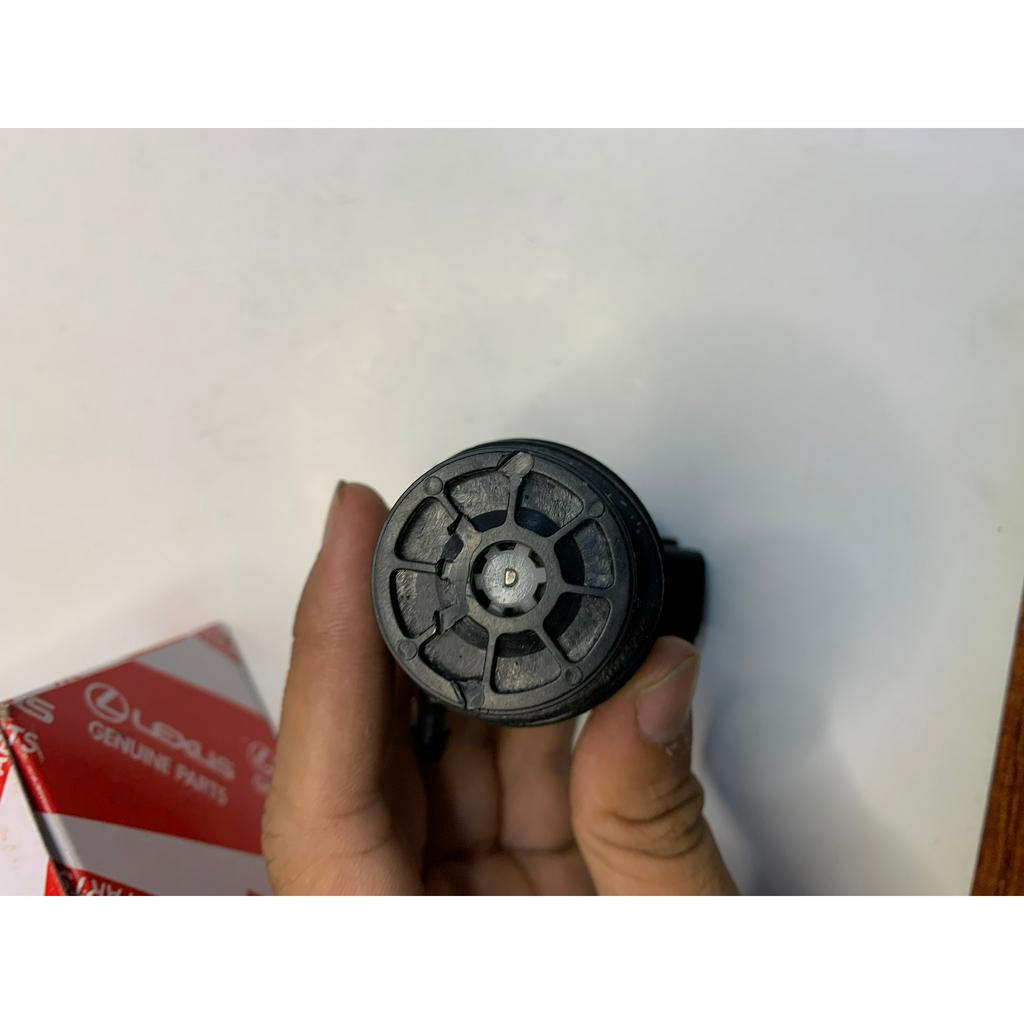Mô tơ nước rửa kính, bơm nước xịt kính xe Fortuner, Vios, Camry, INNOVA Đời cũ...