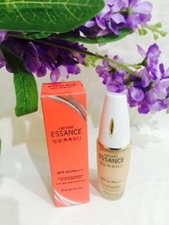 Kem nền ESSANCE