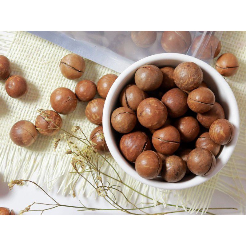 Hạt Macca DakLak - [Hũ 500g] AMA THUỘT - nứt vỏ tự nhiên, eatclean healthy, hạt dinh dưỡng bậc nhất.