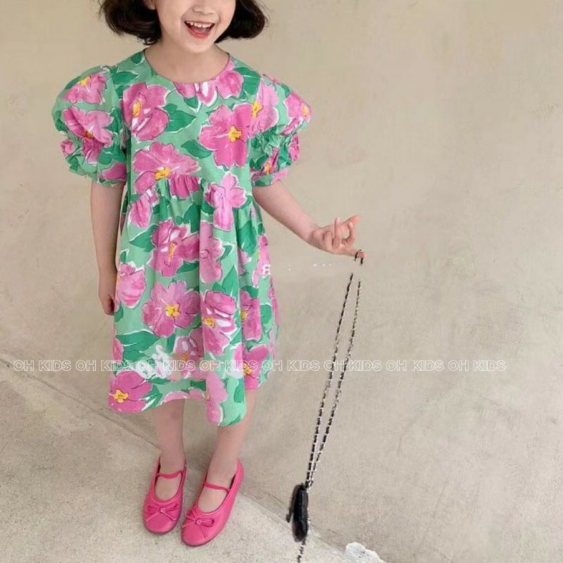 Váy hoa xinh nền xanh lá hót 2022 cho bé gái